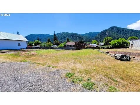 47638 Highway 58 Oakridge OR 97463