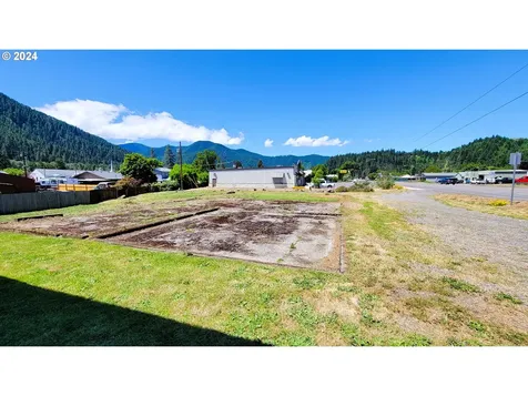 47638 Highway 58 Oakridge OR 97463
