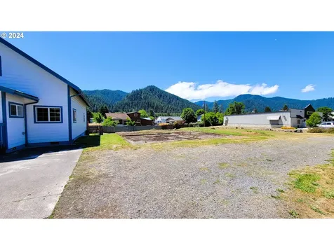 47638 Highway 58 Oakridge OR 97463