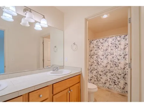 6011 Ne 34th Street Vancouver WA 98661
