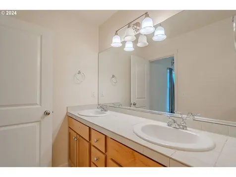 6011 Ne 34th Street Vancouver WA 98661