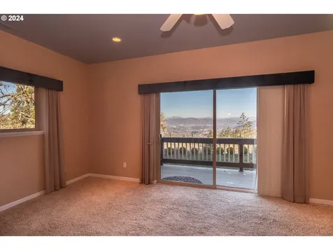 835 Jewel Drive Roseburg OR 97471