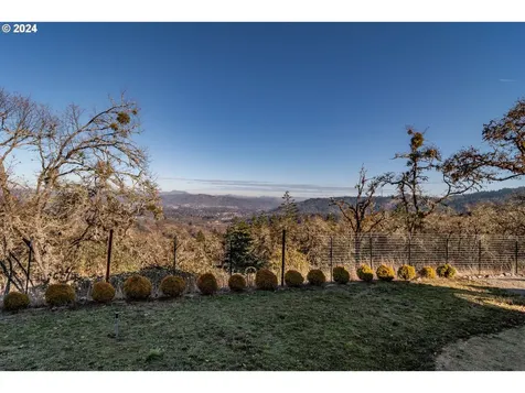835 Jewel Drive Roseburg OR 97471