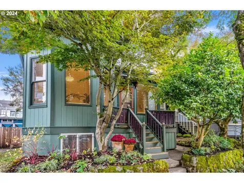 2042 SE Ankeny Street Portland OR 97214