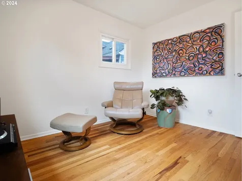 7462 N Alma Avenue Portland OR 97203