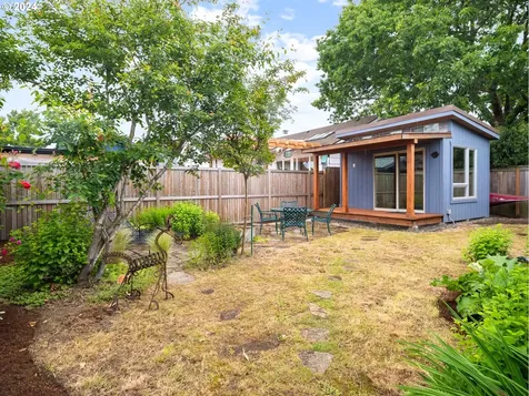 7462 N Alma Avenue Portland OR 97203