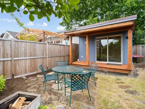 7462 N Alma Avenue Portland OR 97203