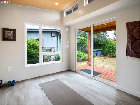 7462 N Alma Avenue Portland OR 97203