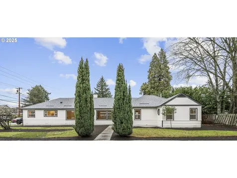 304 S College Street Newberg OR 97132