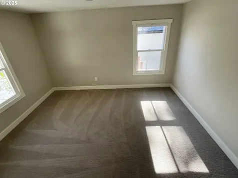 304 S College Street Newberg OR 97132