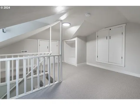 304 S College Street Newberg OR 97132
