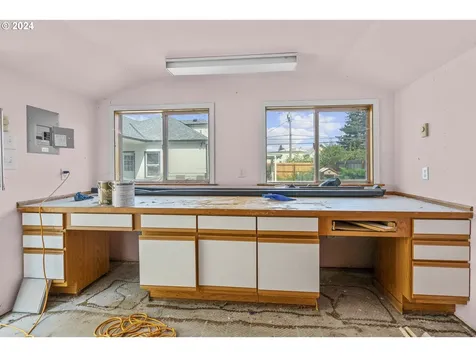 304 S College Street Newberg OR 97132