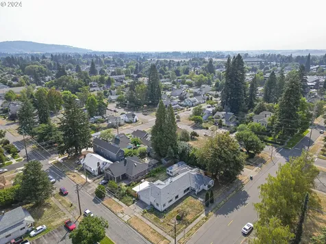 304 S College Street Newberg OR 97132