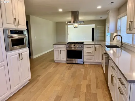 304 S College Street Newberg OR 97132