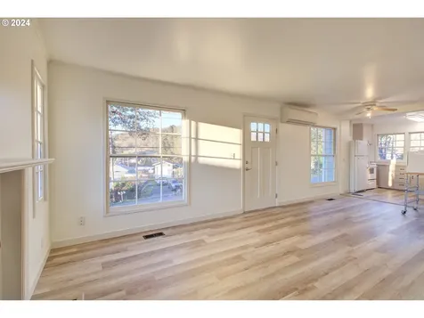 1329 NE Brooklyn Avenue Roseburg OR 97470
