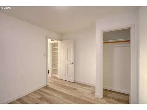 1329 NE Brooklyn Avenue Roseburg OR 97470