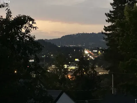 1507 17th Street Oregon City OR 97045