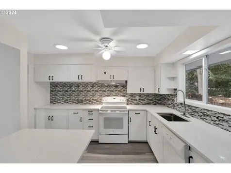 1609 SE 139th Avenue Portland OR 97233