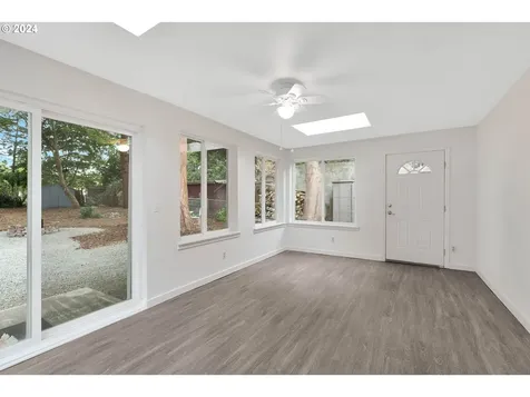1609 SE 139th Avenue Portland OR 97233