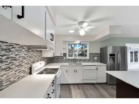 1609 SE 139th Avenue Portland OR 97233