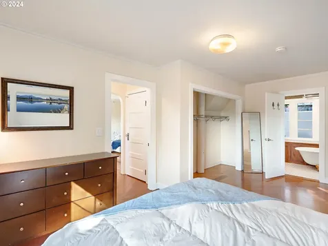4611 Se Malden Drive Portland OR 97206