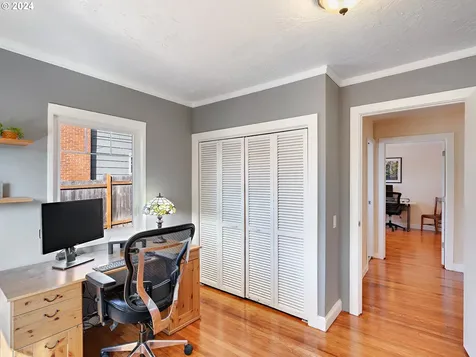 4611 Se Malden Drive Portland OR 97206