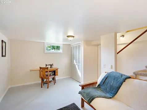4611 Se Malden Drive Portland OR 97206