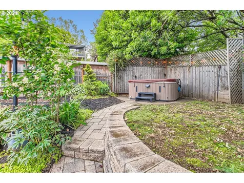 4611 Se Malden Drive Portland OR 97206