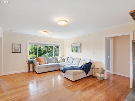 4611 Se Malden Drive Portland OR 97206