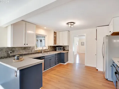 4611 Se Malden Drive Portland OR 97206