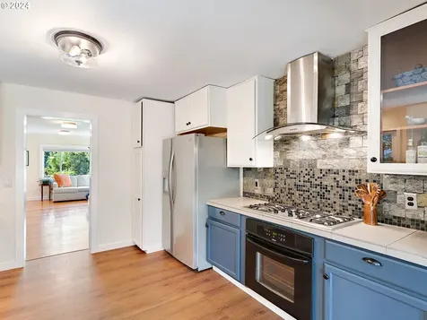 4611 Se Malden Drive Portland OR 97206
