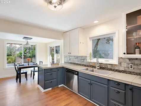 4611 Se Malden Drive Portland OR 97206