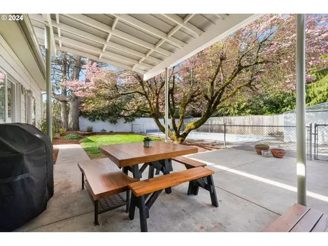 2261 NE 134th Place Portland OR 97230