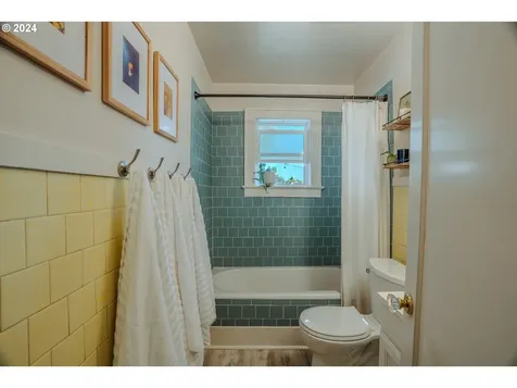 6949 Ne Stanton Street Portland OR 97213