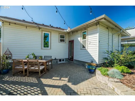 6949 Ne Stanton Street Portland OR 97213