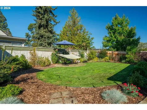 6949 Ne Stanton Street Portland OR 97213