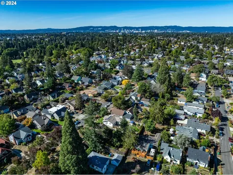6949 Ne Stanton Street Portland OR 97213