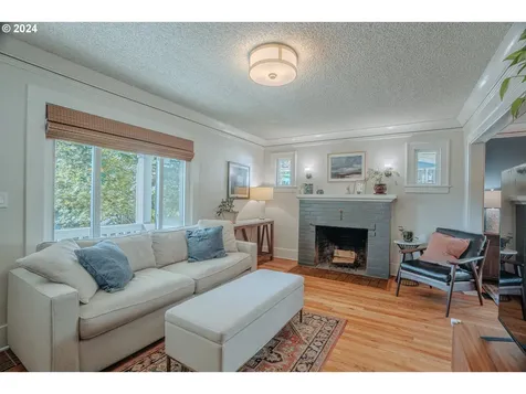 6949 Ne Stanton Street Portland OR 97213