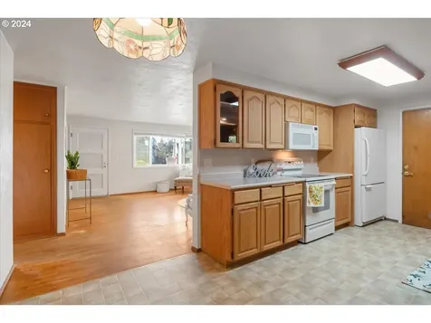 2743 Tulip Street Eugene OR 97408