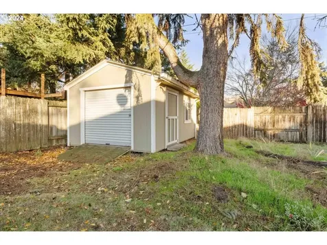 2743 Tulip Street Eugene OR 97408