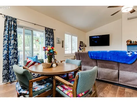 1851 NE Alameda Avenue Roseburg OR 97470