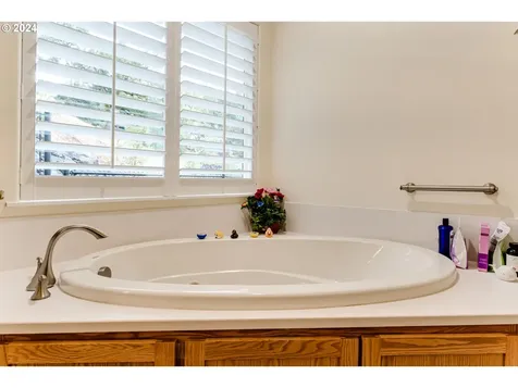1851 NE Alameda Avenue Roseburg OR 97470