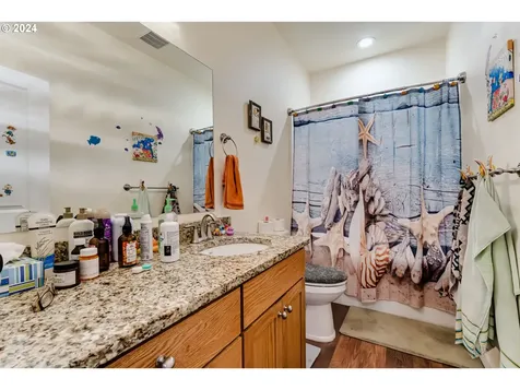 1851 NE Alameda Avenue Roseburg OR 97470