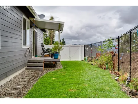 1851 NE Alameda Avenue Roseburg OR 97470