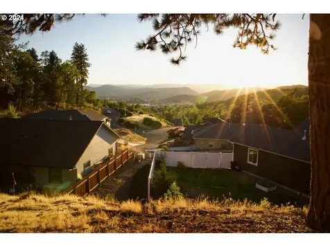 1851 NE Alameda Avenue Roseburg OR 97470