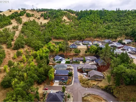 1851 NE Alameda Avenue Roseburg OR 97470