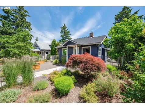 7136 N Boston Avenue Portland OR 97217