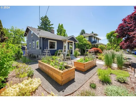 7136 N Boston Avenue Portland OR 97217