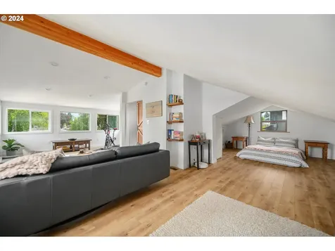 7136 N Boston Avenue Portland OR 97217