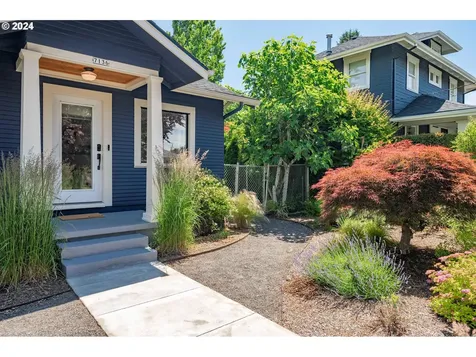 7136 N Boston Avenue Portland OR 97217